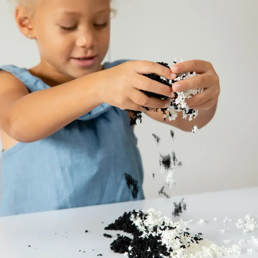Playfoam Pluffle™ | Twist Black & White