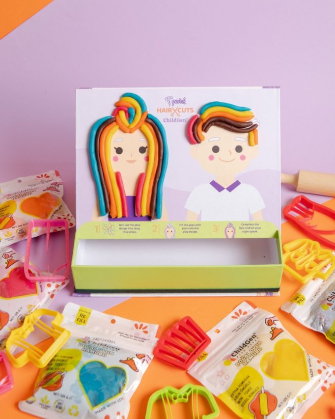 ChildGen Natural Playdough - Oblékáme se