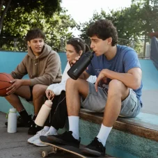 b.box NEREZOVÁ TERMOFĽAŠA so slamkou 1L - Čierna