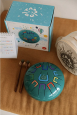 Tambú modré lesklé