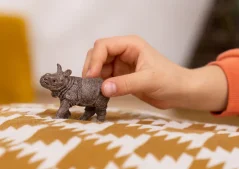 Schleich - Mláďa nosorožca indického