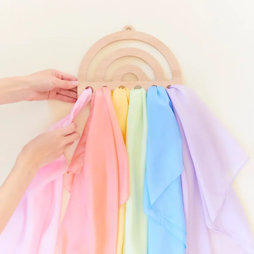 Sarah's Silks Držák na hedvábné šátky (duha - malý)