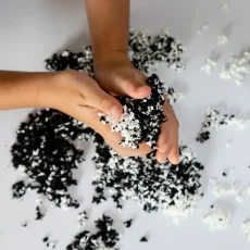 Playfoam Pluffle™ | Twist Black & White