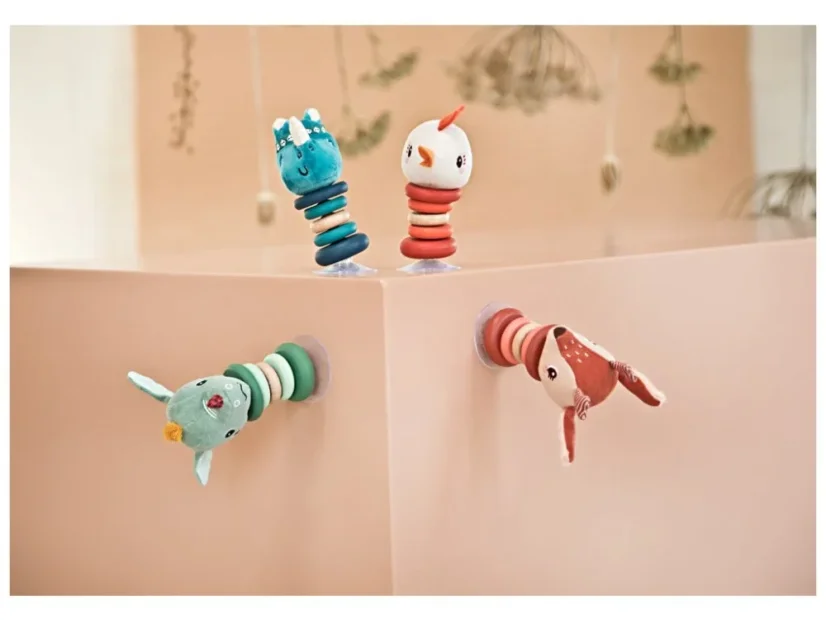 Lilliputiens -  houpací chrastítko s přísavkou - jelínek Stella