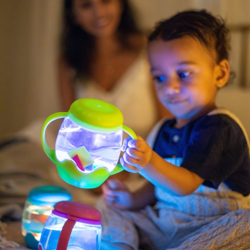 Glo Pals | Mini senzorická sklenice k naplnění vodou | zelená barva