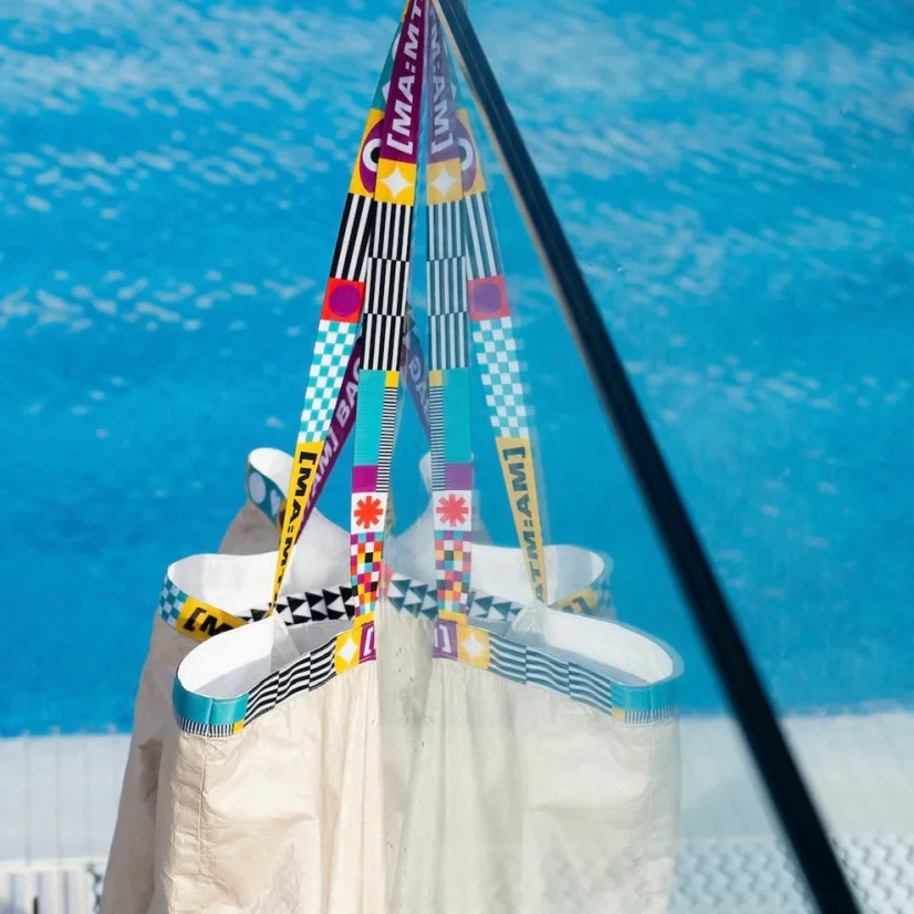 UNESLO shopperka se zipem zlatá