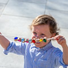 TickiT Dřevěné šněrovací šperky - 36 ks + 3 tkaničky