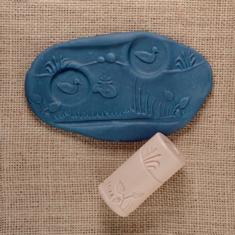 Yellow Door - Válečky - Život v rybníku