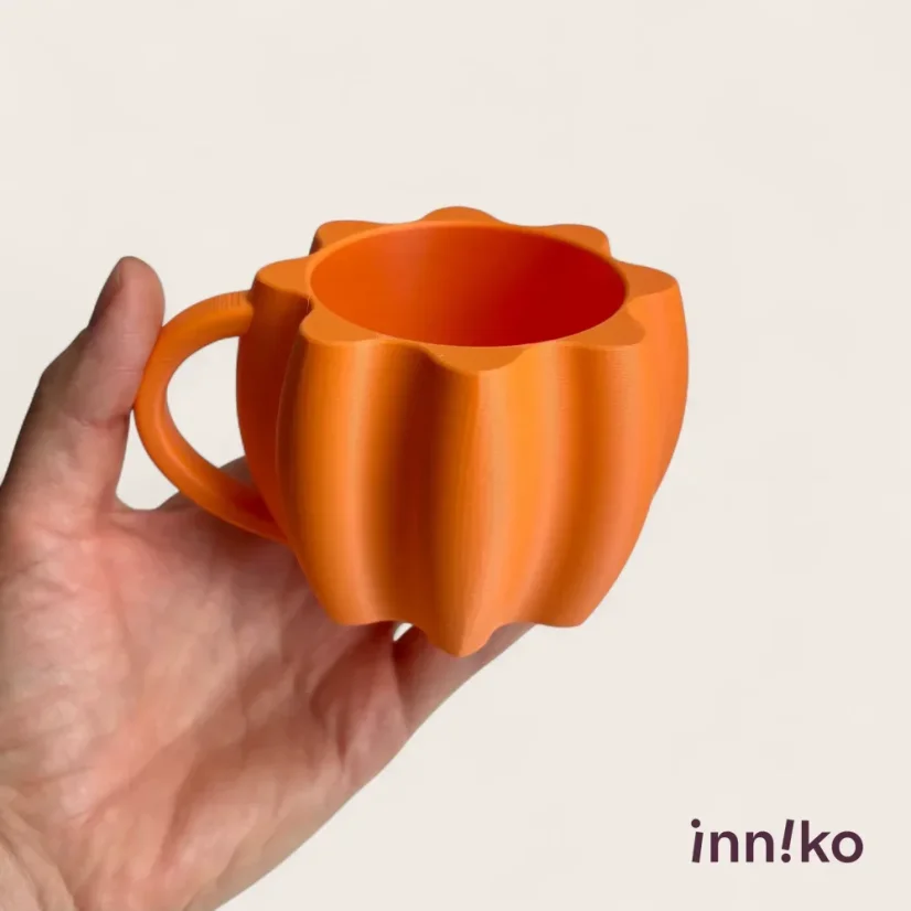 WooBeWee™ | Pomůcka k hraní | Dýňový hrníček od Em oranžová