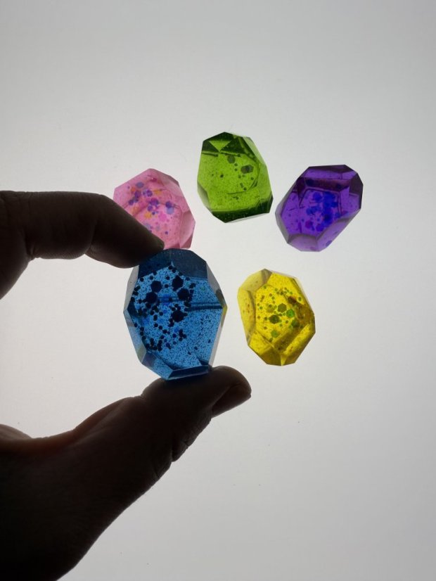 Pryskyřicové kameny (5ks)