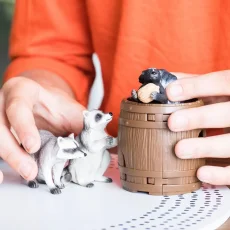 Schleich - Zábava pri hraní s orieškom