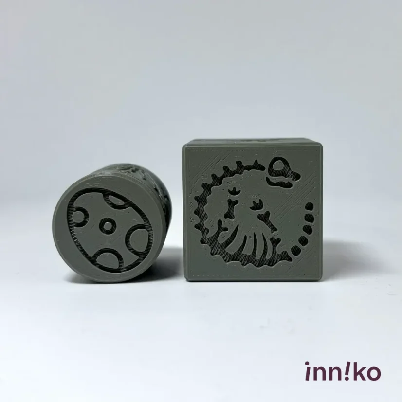 Inniko | Obtiskovací kostka s válečkem 2v1 | Dinosauři