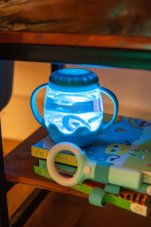 Glo Pals | Mini senzorická fľaša na naplnenie vodou | modrá farba